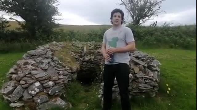 Síol na hÉireann volunteers visit St.Conalls well Bruckless, Co. Donegal!